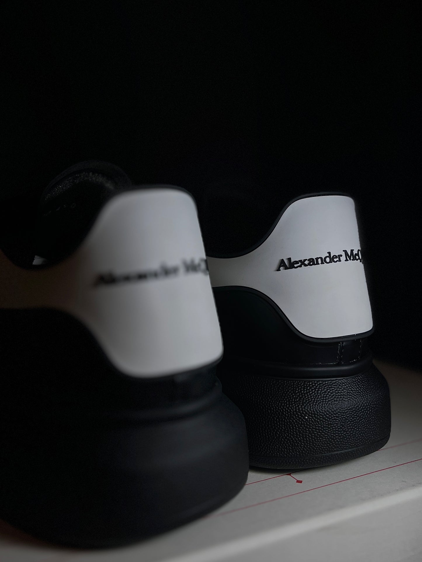 Alexander McQueen Black/White